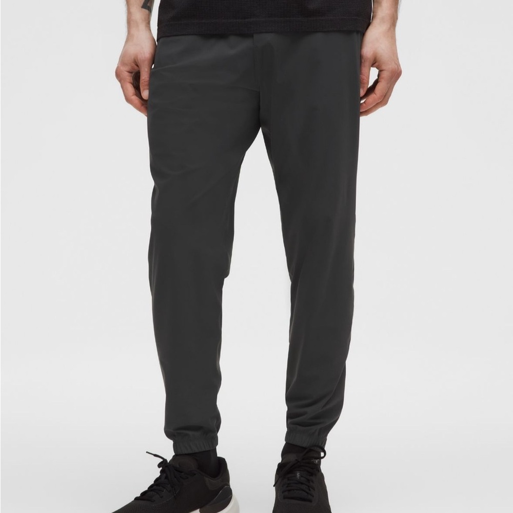 Men’s SZ S | Lululemon Grey Surge Jogger’s